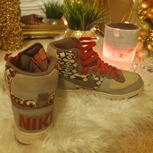 Nikes 8.5